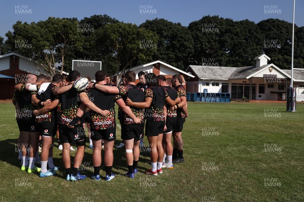 170726 - Wales Rugby Captains Run in Durban ahead of their Nations Championship game against South Africa tomorrow - Wales team huddle