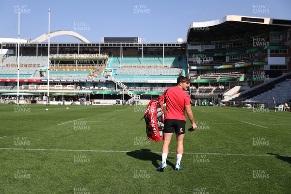 170726 - Wales Rugby Captains Run in Durban ahead of their Nations Championship game against South Africa tomorrow - Dan Edwards during training