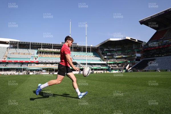 170726 - Wales Rugby Captains Run in Durban ahead of their Nations Championship game against South Africa tomorrow - Dan Edwards during training
