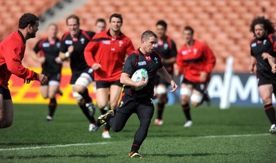 17.09.11 - Wales Rugby Captains Run - Shane Williams during training. 