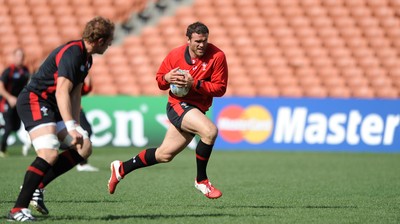 17.09.11 - Wales Rugby Captains Run - Jamie Roberts during training. 