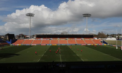 17.09.11 - Wales Rugby Captains Run - Wales players during training at Waikato Stadium. 