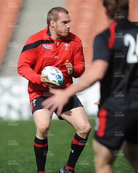 17.09.11 - Wales Rugby Captains Run - Gethin Jenkins during training. 