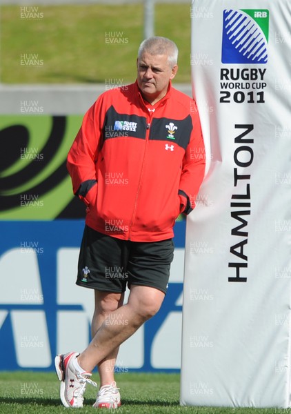 17.09.11 - Wales Rugby Captains Run - Head coach Warren Gatland during training. 