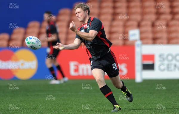 17.09.11 - Wales Rugby Captains Run - Rhys Priestland during training. 