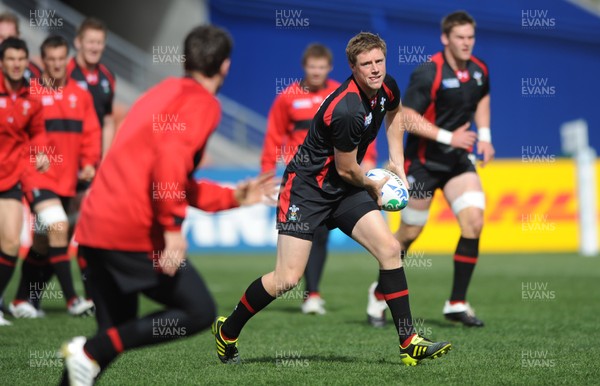 17.09.11 - Wales Rugby Captains Run - Rhys Priestland during training. 