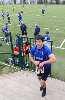 18.03.11 - Wales Rugby Captains Run - Mike Phillips leaves training in Paris. 