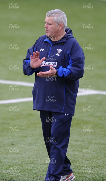 18.03.11 - Wales Rugby Captains Run - Wales head coach Warren Gatland during training. 