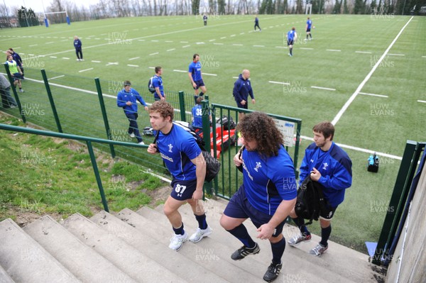 18.03.11 - Wales Rugby Captains Run - Leigh Halfpenny, Adam Jones and Ryan Jones leave training in Paris. 