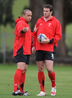 18.06.10 - Wales Rugby Captains Run - Gavin Thomas talks to Jamie Roberts during training. 