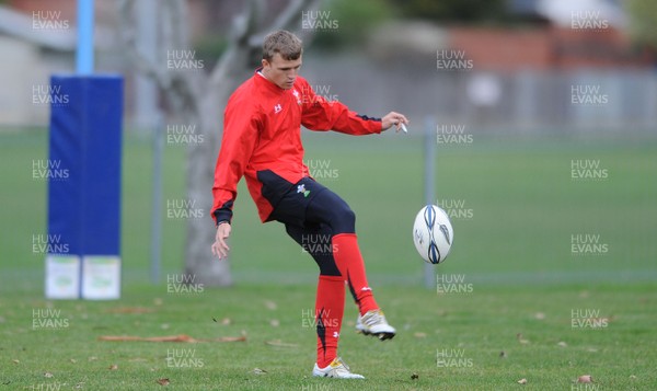 18.06.10 - Wales Rugby Captains Run - Tom Prydie during training. 
