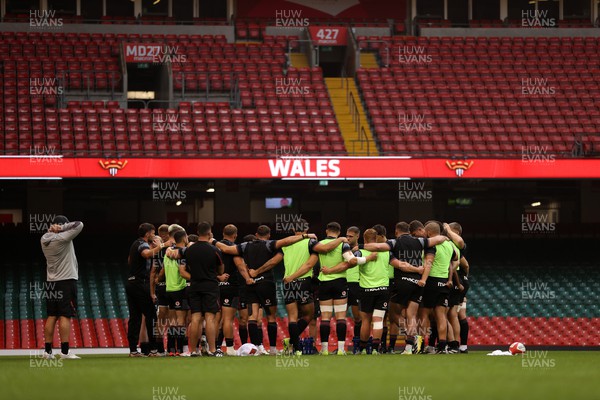 180823 - Wales Captains Run at the Principality Stadium the day before their final Rugby World Cup warm up game against South Africa - Wales team huddle