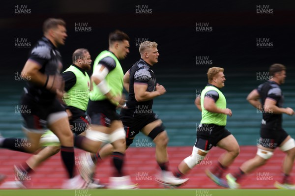 180823 - Wales Captains Run at the Principality Stadium the day before their final Rugby World Cup warm up game against South Africa - Jac Morgan during training