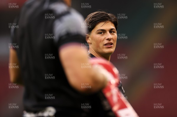 180823 - Wales Captains Run at the Principality Stadium the day before their final Rugby World Cup warm up game against South Africa - Louis Rees-Zammit during training