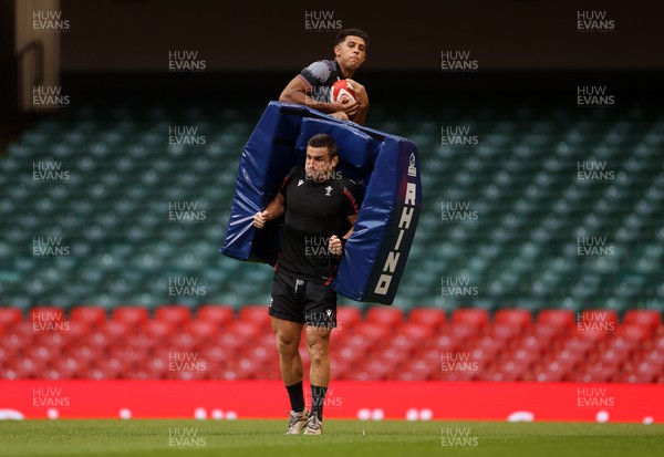 180823 - Wales Captains Run at the Principality Stadium the day before their final Rugby World Cup warm up game against South Africa - Rio Dyer during training
