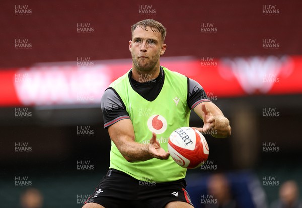 180823 - Wales Captains Run at the Principality Stadium the day before their final Rugby World Cup warm up game against South Africa - Max Llewellyn during training