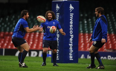 18.11.10 - Wales Rugby Training - Huw Bennett, Adam Jones and Ryan Jones during training. 