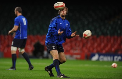 18.11.10 - Wales Rugby Training - Ryan Jones during training. 