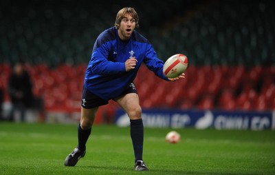 18.11.10 - Wales Rugby Training - Ryan Jones during training. 