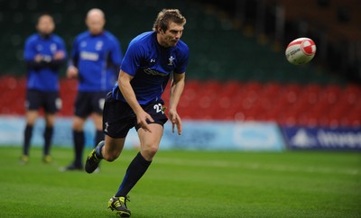 18.11.10 - Wales Rugby Training - Dan Biggar during training. 