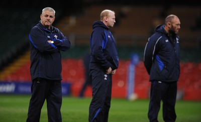 18.11.10 - Wales Rugby Training - Head coach Warren Gatland, Kicking coach Neil Jenkins and Forwards coach Robin McBryde during training. 