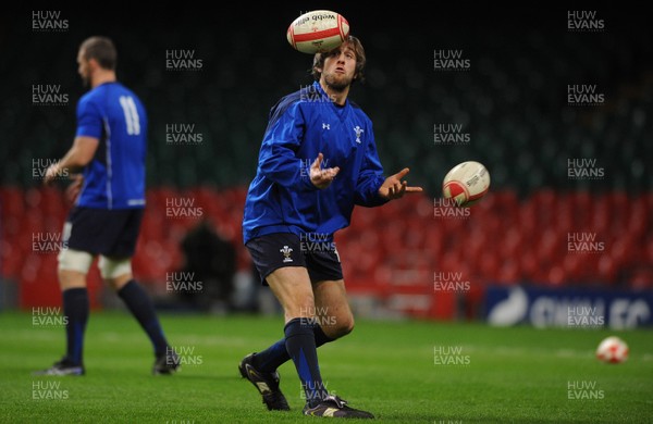 18.11.10 - Wales Rugby Training - Ryan Jones during training. 