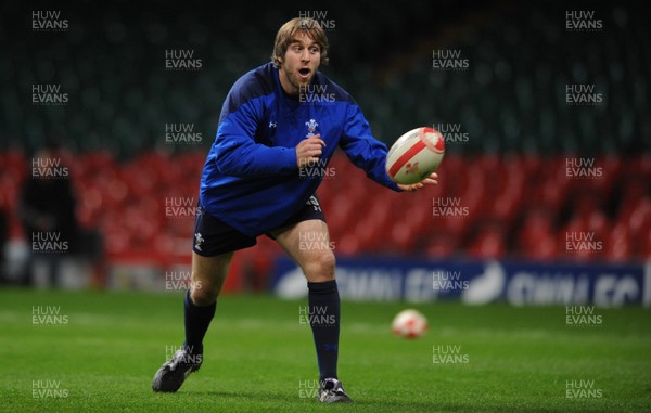 18.11.10 - Wales Rugby Training - Ryan Jones during training. 