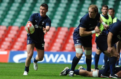 19.08.11 - Wales Rugby Captains Run - Tavis Knoyle during training. 