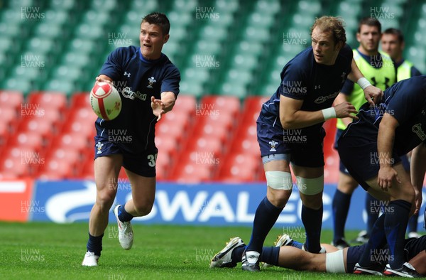 19.08.11 - Wales Rugby Captains Run - Tavis Knoyle during training. 