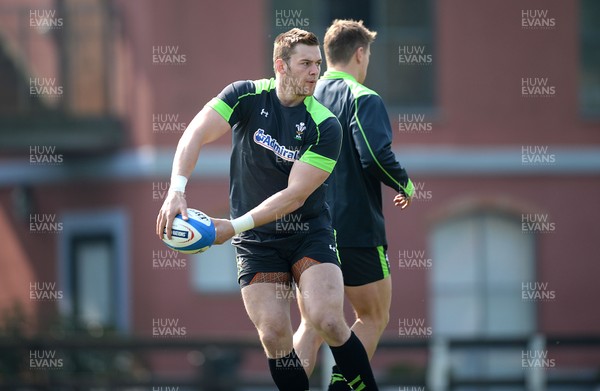 200315 - Wales Rugby Training -Dan Lydiate during training