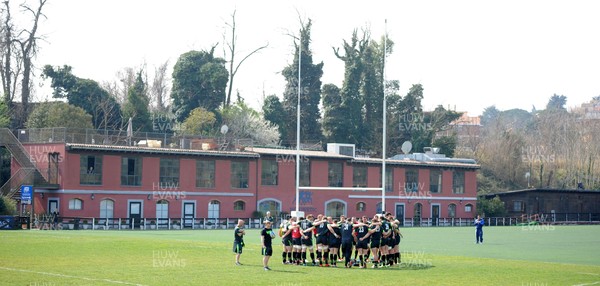 200315 - Wales Rugby Training -Players huddle during training