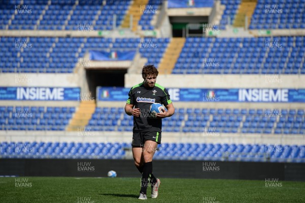 200315 - Wales Rugby Training -Leigh Halfpenny during training