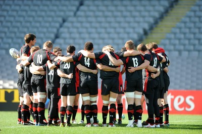 20.10.11 - Wales Rugby Captains Run - Wales team huddle during training. 