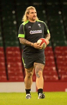 211114 - Wales Rugby Captains Run - Richard Hibbard during training