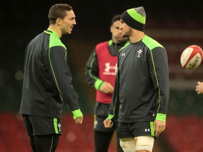 211114 - Wales Rugby Captains Run - Sam Warburton talks to George North during training