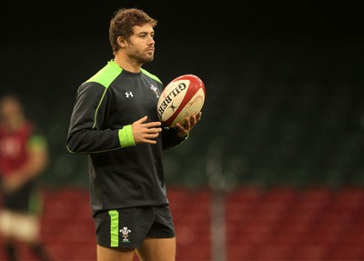 211114 - Wales Rugby Captains Run - Leigh Halfpenny during training