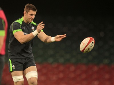 211114 - Wales Rugby Captains Run - Dan Lydiate during training