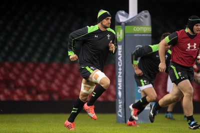 211114 - Wales Rugby Captains Run - Sam Warburton during training