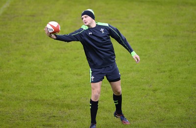 211114 - Wales Rugby Training -Dan Biggar during training