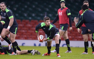 211114 - Wales Rugby Training -Rhys Webb during training