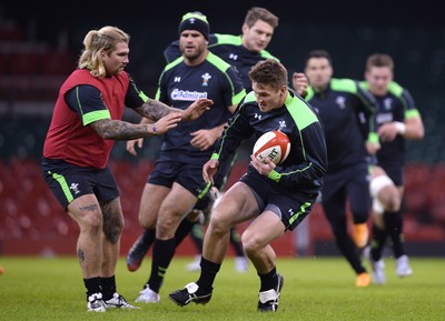 211114 - Wales Rugby Training -Jonathan Davies during training