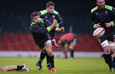 211114 - Wales Rugby Training -Rhys Webb during training