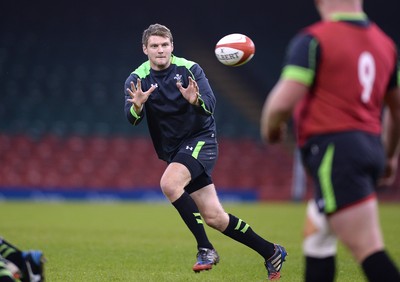 211114 - Wales Rugby Training -Dan Biggar during training