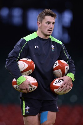 211114 - Wales Rugby Training -Jonathan Davies during training