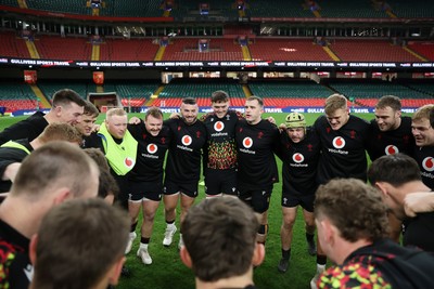 211125 - Wales Rugby Captains Run ahead of the New Zealand game tomorrow - Wales team huddle