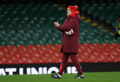 211125 - Wales Rugby Captains Run ahead of the New Zealand game tomorrow - Steve Tandy, Head Coach during training