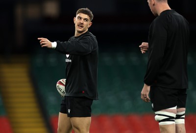 211125 - Wales Rugby Captains Run ahead of the New Zealand game tomorrow - Joe Hawkins during training