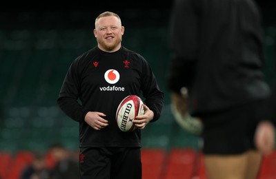 211125 - Wales Rugby Captains Run ahead of the New Zealand game tomorrow - Keiron Assiratti during training