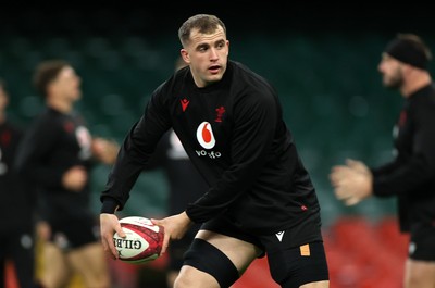 211125 - Wales Rugby Captains Run ahead of the New Zealand game tomorrow - Morgan Morse during training