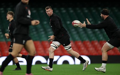 211125 - Wales Rugby Captains Run ahead of the New Zealand game tomorrow - Adam Beard during training